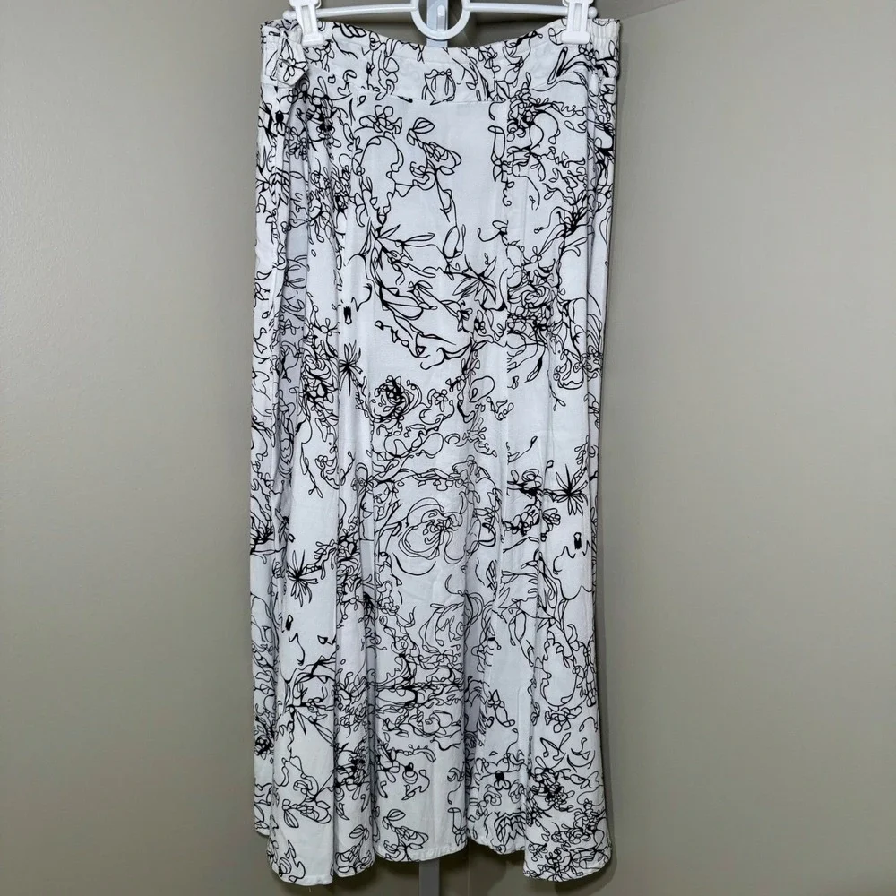 Soft Surroundings‎ White Black Floral Line Art Maxi Skirt Viscose PM 35769